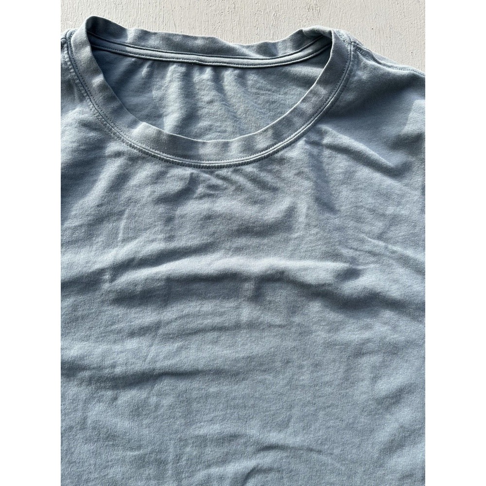 Men's Vuori T-Shirt Blue Green Solid M Casual Norm City Classic Athleisure Prep - Picture 2 of 12